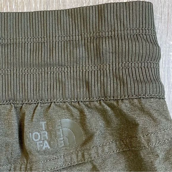 The North Face Shorts - Picture 3 of 4